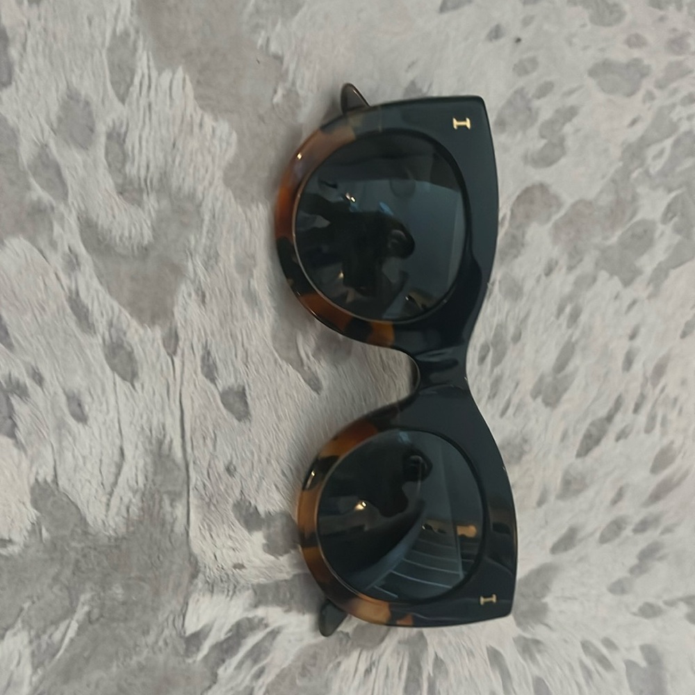 Illesteva sunglasses